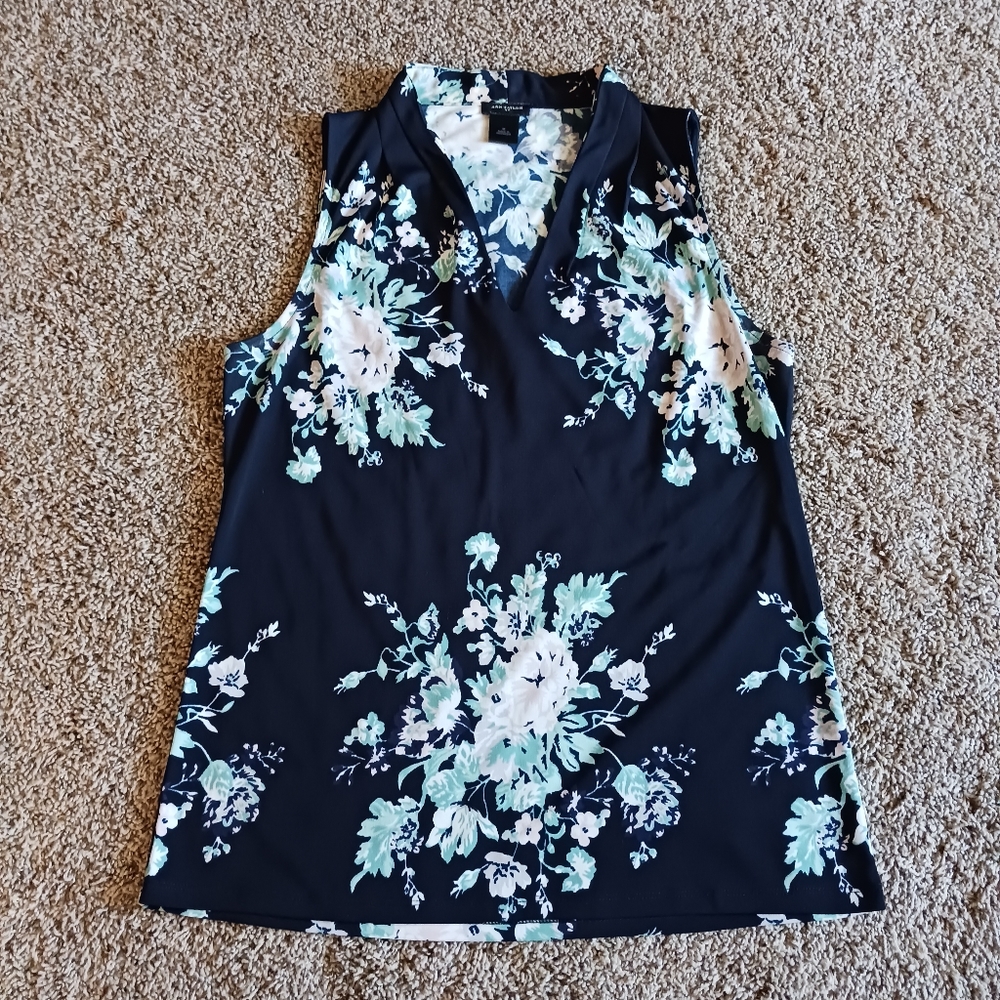 Womens Size Medium Ann Taylor Sleeveless v-neck blouse
